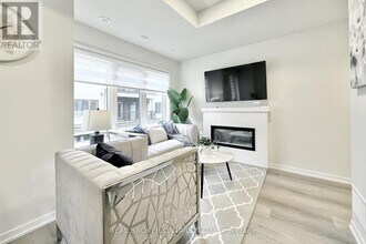 45 Matawin Ln in Richmond Hill, ON - Building Photo - Building Photo