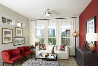 High Point Uptown in Houston, TX - Building Photo - Building Photo