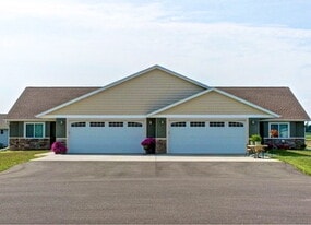 5588 165th St E in Chippewa Falls, WI - Building Photo