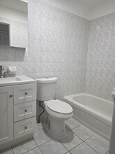 72 Zabriskie St in Jersey City, NJ - Building Photo - Building Photo