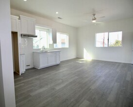 4245-4244 S Olive St in Los Angeles, CA - Building Photo - Building Photo
