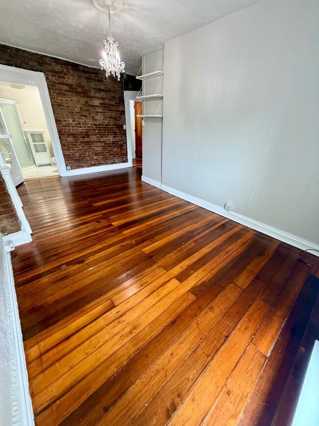 property at 365 S Upper St
