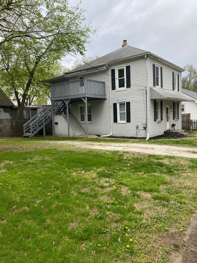 103 N 10th St in Pekin, IL - Building Photo - Building Photo