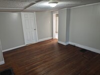 148 Maple St, Unit Rear in Glens Falls, NY - Building Photo - Building Photo