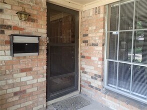 7549 Brentcove Cir in Dallas, TX - Building Photo - Building Photo