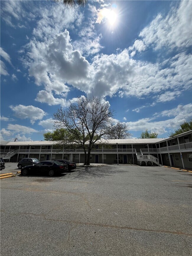 1701 N Lewis Ave in Fayetteville, AR - Building Photo - Building Photo