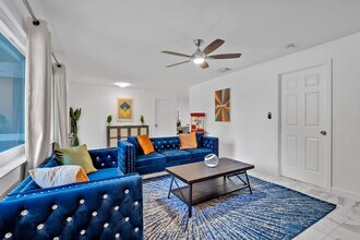 2065 SW 28th Terrace in Fort Lauderdale, FL - Building Photo - Building Photo