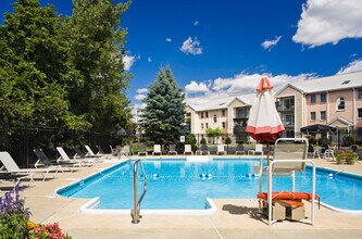 71 Waterfall Dr, Unit F in Canton, MA - Building Photo - Building Photo