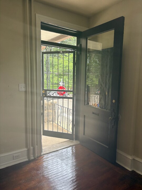 429 S 51st St in Philadelphia, PA - Building Photo