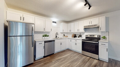 Center Apartments in Lakewood, CO - Building Photo - Building Photo