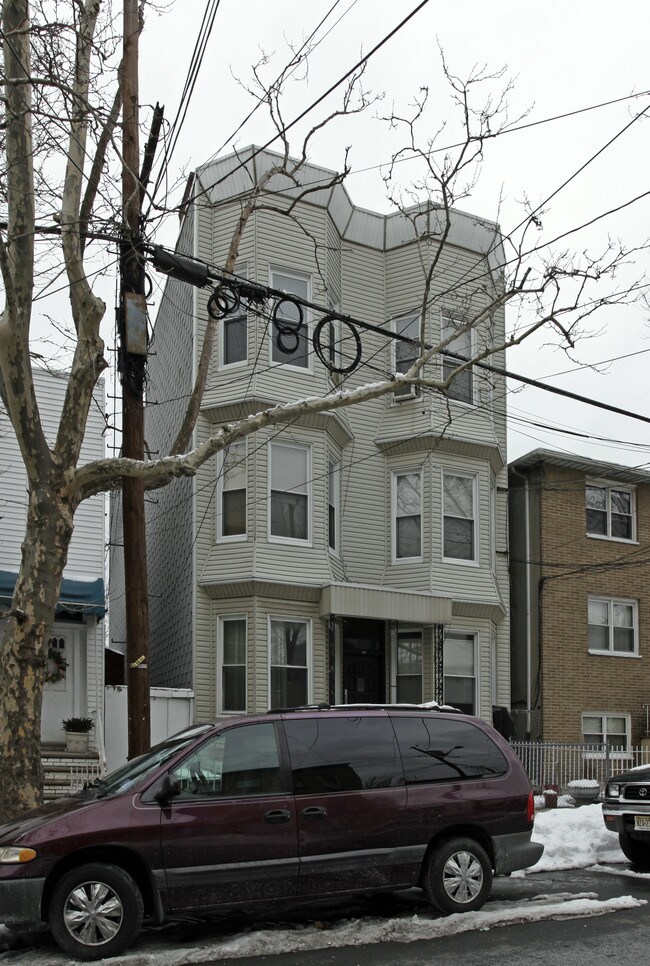 100 Lincoln St in Jersey City, NJ - Building Photo - Building Photo