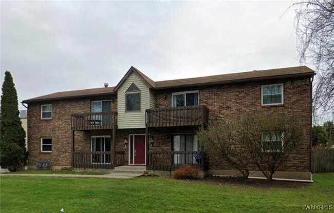 property at 72 Wilbury Pl