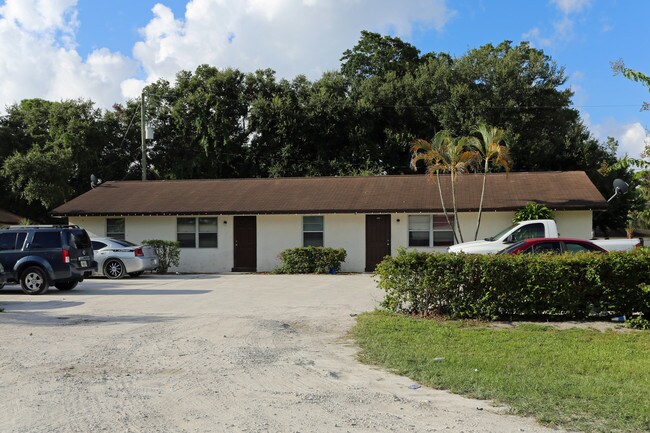 3956-3962 45th Ln S in Lake Worth, FL - Building Photo - Building Photo