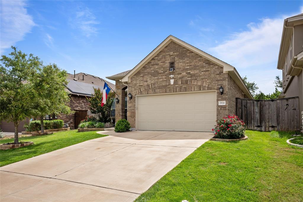2924 Scout Pony Dr in Leander, TX - Building Photo
