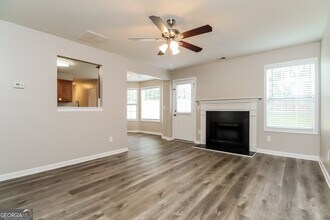 1021 Bluecoat Cir in Hampton, GA - Building Photo - Building Photo
