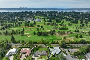 1615 85th Ave NE in Clyde Hill, WA - Building Photo