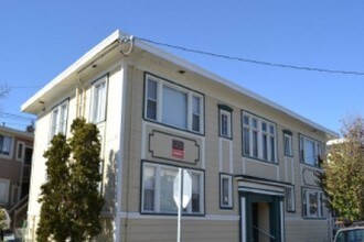 3819-3825 Manila Ave in Oakland, CA - Foto de edificio - Building Photo