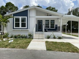 747 Arbor Estates Way in Plant City, FL - Building Photo