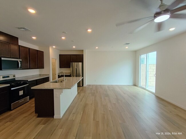 9158 Surrey Wood St in Las Vegas, NV - Foto de edificio - Building Photo