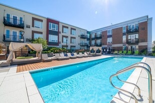 Park 205 Apartments in Park Ridge, IL - Building Photo