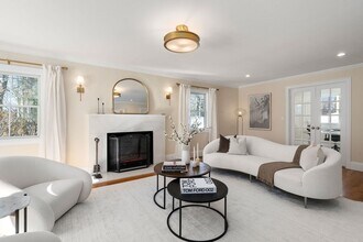 150 Country Club Rd in Newton, MA - Building Photo - Building Photo