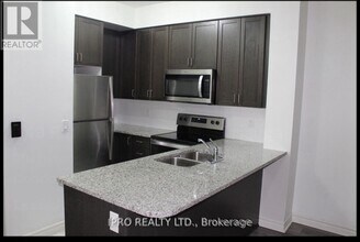 349-349 Rathburn Rd W in Mississauga, ON - Building Photo - Building Photo
