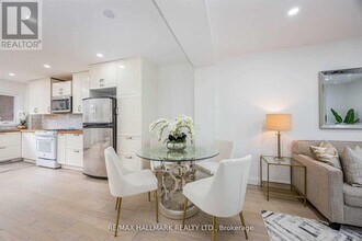 131 Cottonwood Ct in Markham, ON - Building Photo - Building Photo