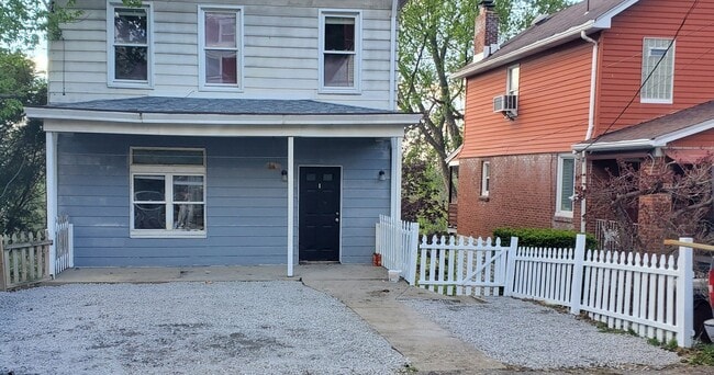 2022 Plainview Ave, Unit first Floor