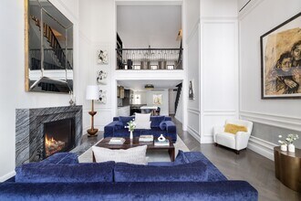241 E 48th St in New York, NY - Building Photo - Building Photo