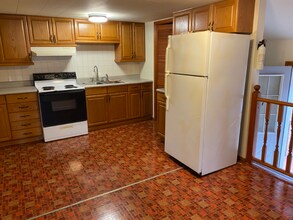 1 E Main St-Unit -Upstairs in Chillicothe, OH - Building Photo - Building Photo