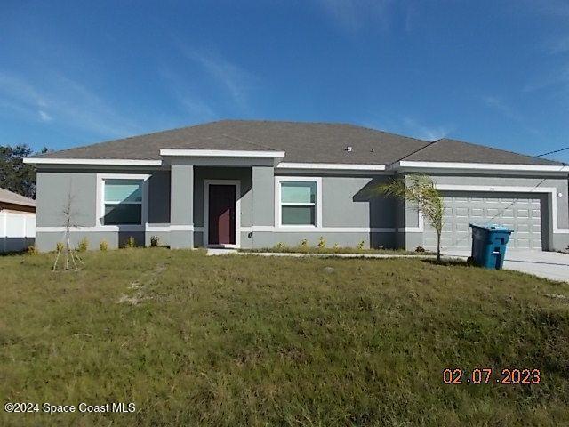 555 Fitzsimmons St in Palm Bay, FL - Building Photo