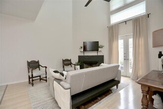2221 Stanford St in Houston, TX - Building Photo - Building Photo