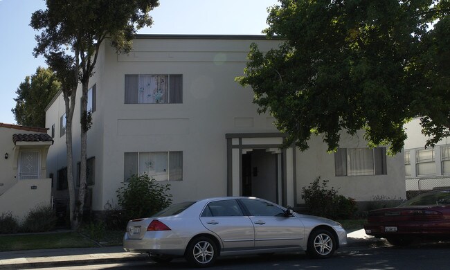 618-624 E 15th St in Oakland, CA - Foto de edificio - Building Photo