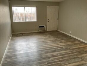 1108 W 5th St in Antioch, CA - Foto de edificio - Building Photo