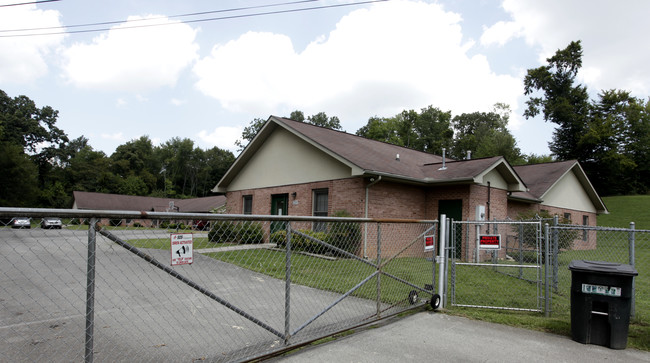 220-222 Templeton Rd Ne in Knoxville, TN - Foto de edificio - Building Photo