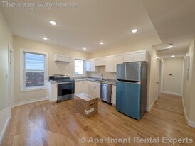 5-7 Lowell Cir in Somerville, MA - Building Photo