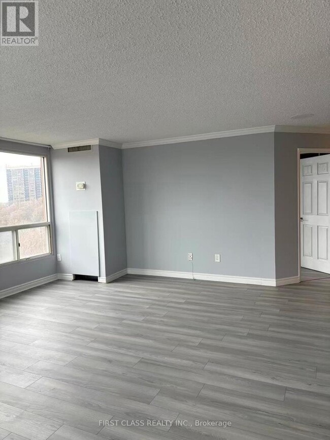 7 Concorde Pl in Toronto, ON - Building Photo - Building Photo