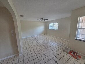 8649 Forest Lake Dr in Port Richey, FL - Building Photo - Building Photo
