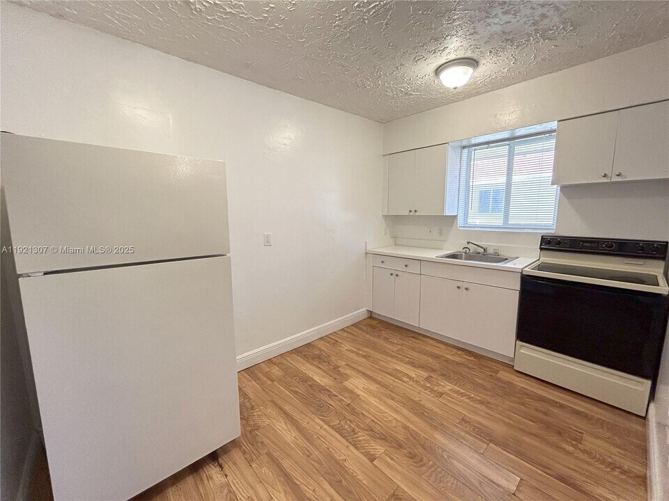 641 NE 86th St in Miami, FL - Building Photo