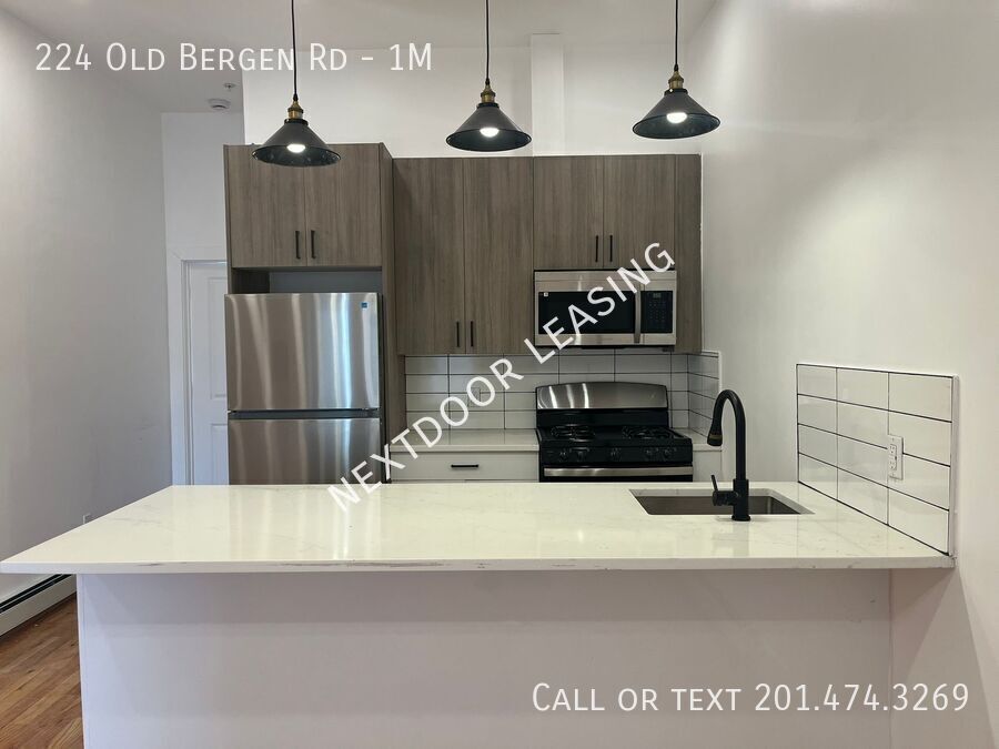 224 Old Bergen Rd in Jersey City, NJ - Building Photo