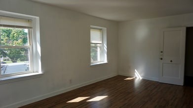 200 Hiawatha Ln in Drexel Hill, PA - Building Photo - Building Photo