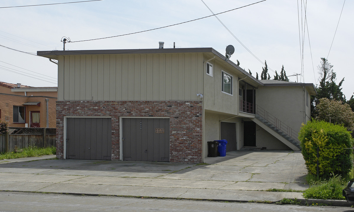 4016-4022 Nevin Ave in Richmond, CA - Building Photo