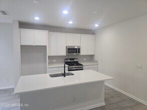 1971 Amberly Dr in Middleburg, FL - Building Photo - Building Photo