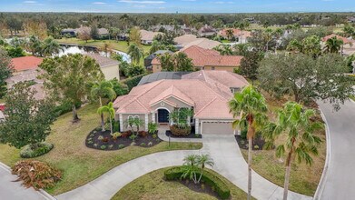 7042 Twin Hills Ter in Lakewood Ranch, FL - Building Photo - Building Photo