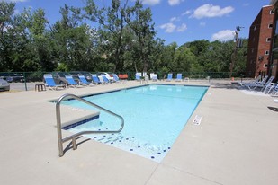 The Overlook at Clifton Apartments