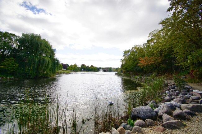 Rosewood Village in Roseville, MN - Building Photo - Building Photo