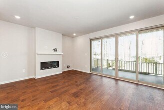 1612 Field Sparrow Ter NE in Leesburg, VA - Building Photo - Building Photo