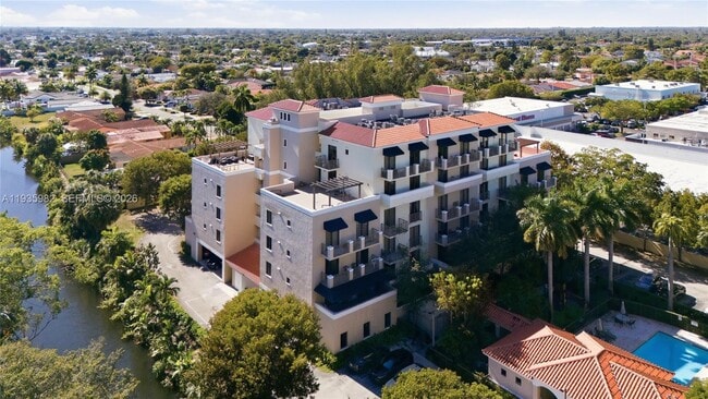 8430 SW 8th St in Miami, FL - Building Photo - Building Photo