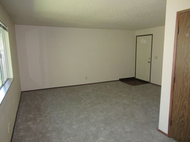 3355 Willow Ct SE in Salem, OR - Foto de edificio - Building Photo