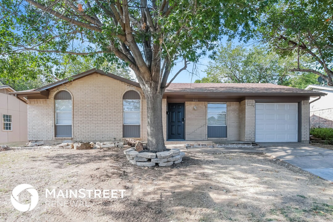 508 Sweetbriar Dr in Lewisville, TX - Building Photo